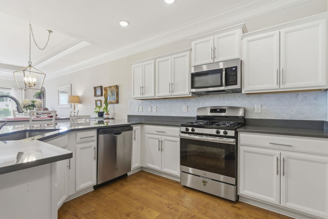 231 Je Edward Dr. Photo 8