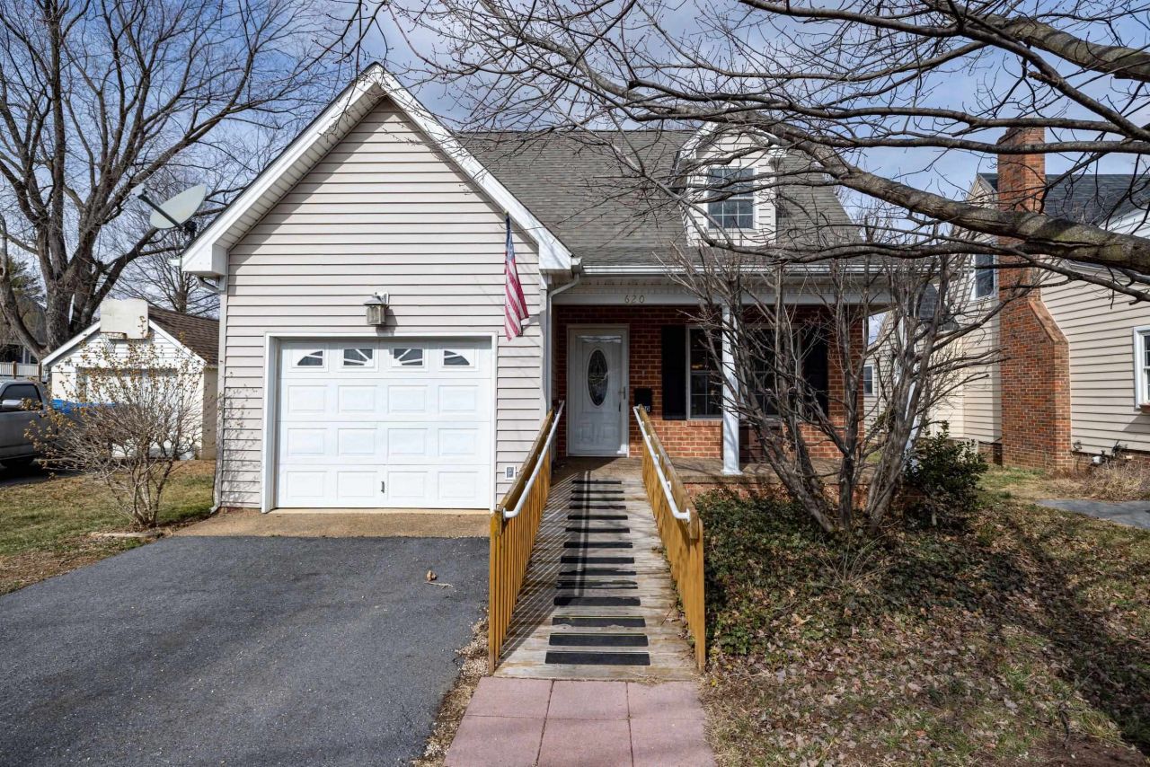 620 Mason St, Dayton, VA 22821 Main Photo