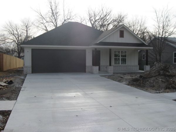 107 S Coo-Y-Yah Street, Unit B, Pryor, OK 74361