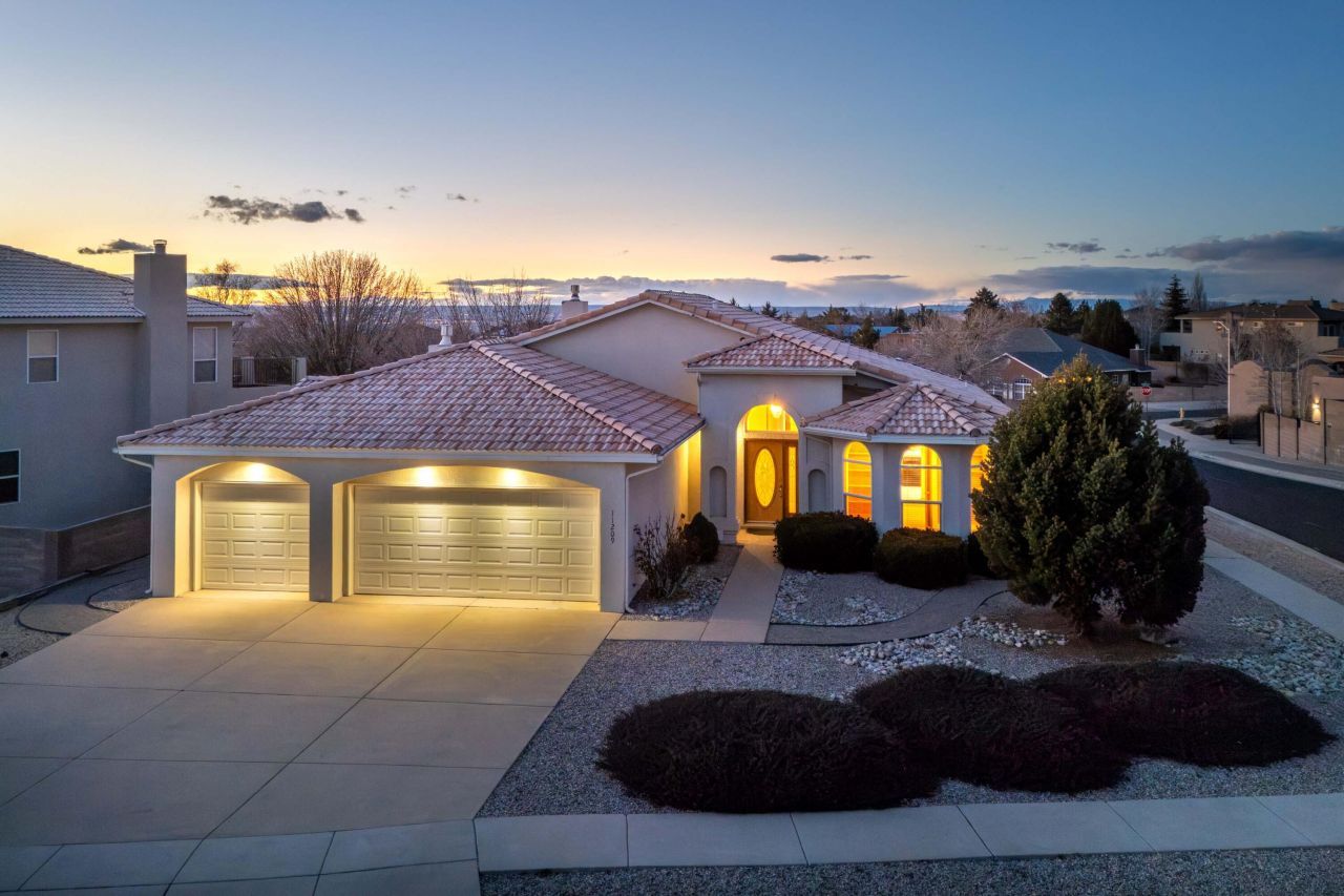 11209 Jordan Avenue Ne, Albuquerque, NM 87122 Main Photo