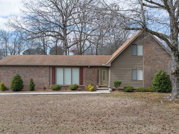 1002 N Beech Dr , Fayetteville, TN 37334