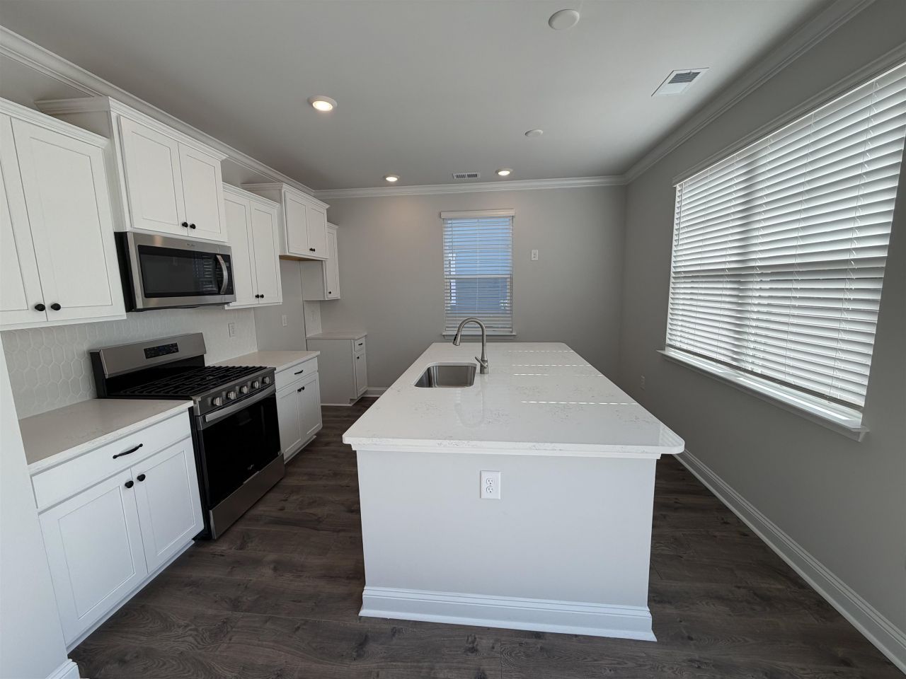 7160 Shooting Star Way  Photo 4