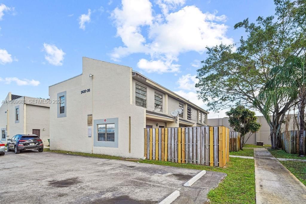 2424 NW 52nd Ave, Unit 2424, Lauderhill, FL 33313 Photo
