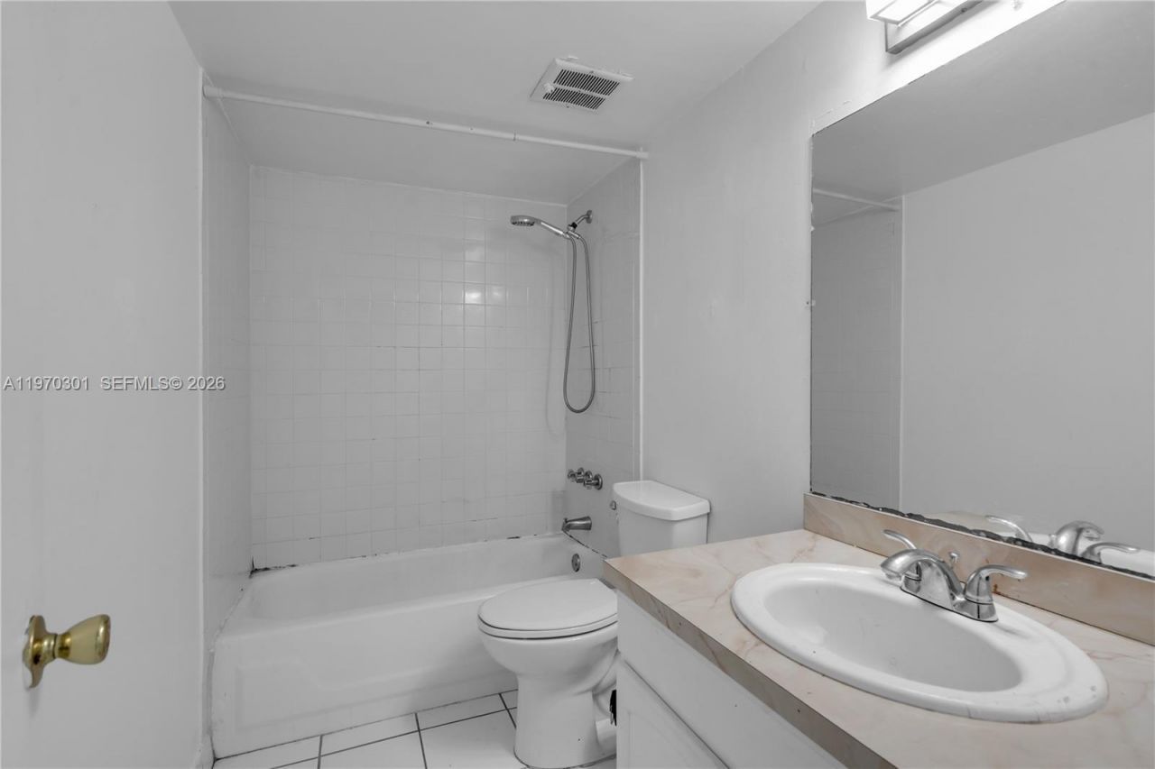 455 S Pine Island Rd , Unit 303C, Plantation, FL 33324 Photo