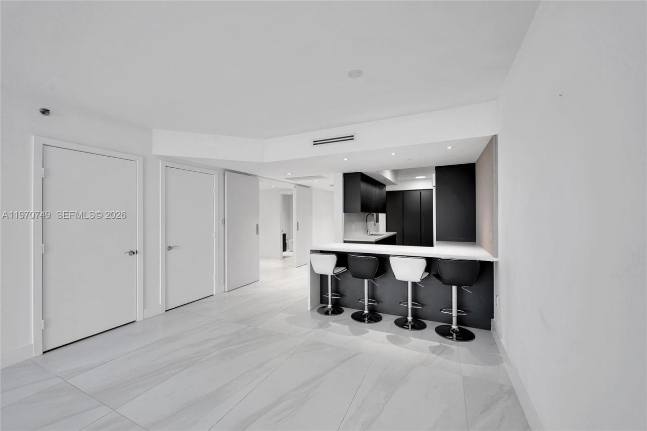 1850 S Ocean Dr, Unit 1808, Hallandale Beach, FL 33009 Photo
