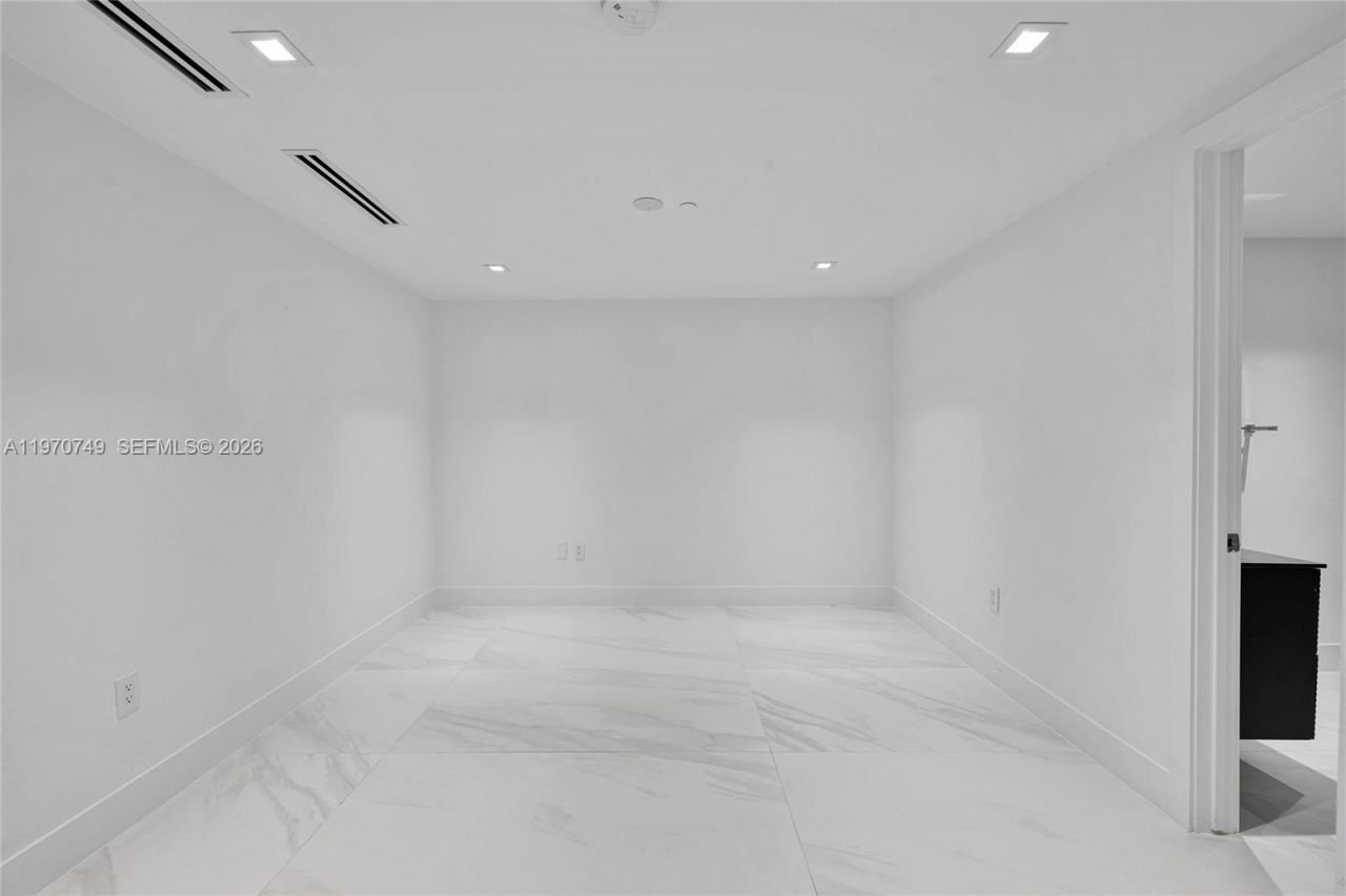 1850 S Ocean Dr, Unit 1808, Hallandale Beach, FL 33009 Photo