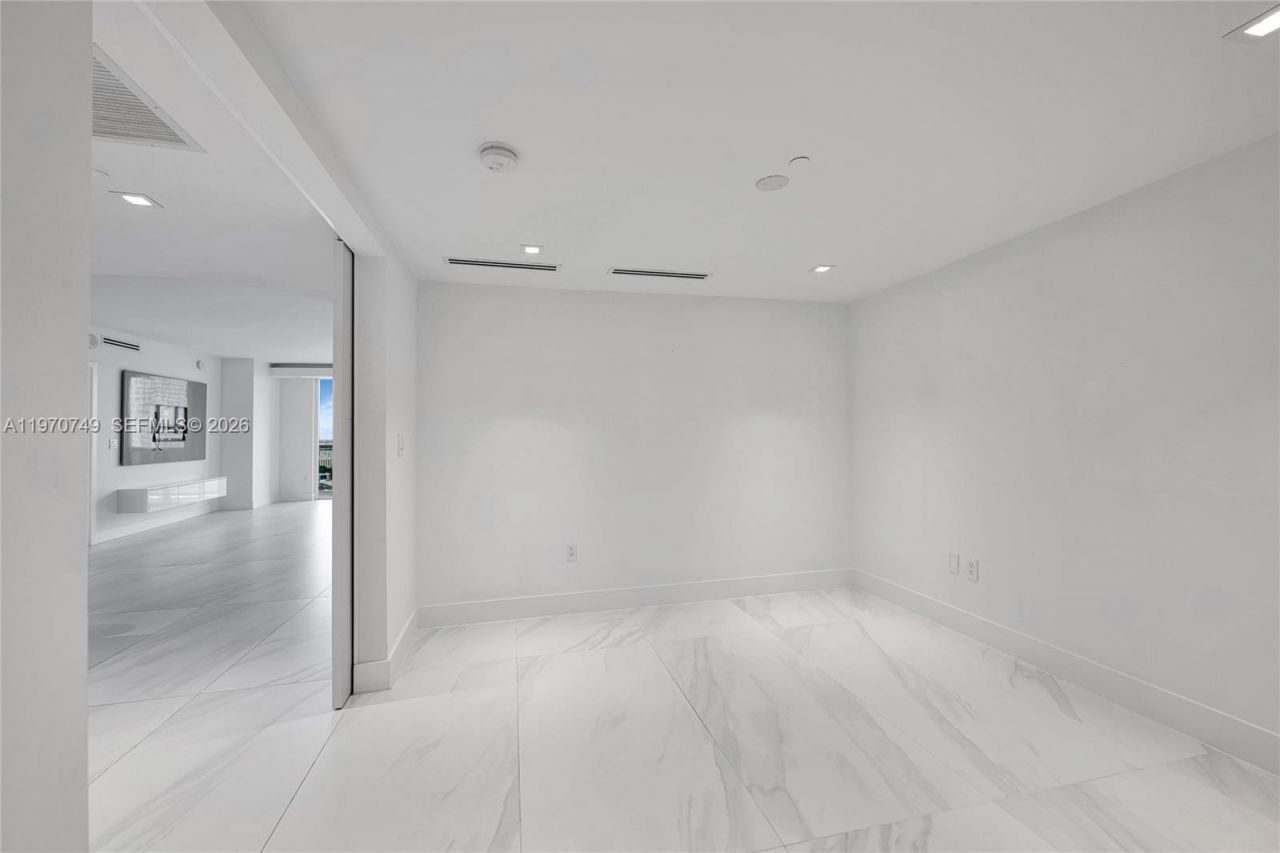 1850 S Ocean Dr, Unit 1808, Hallandale Beach, FL 33009 Photo