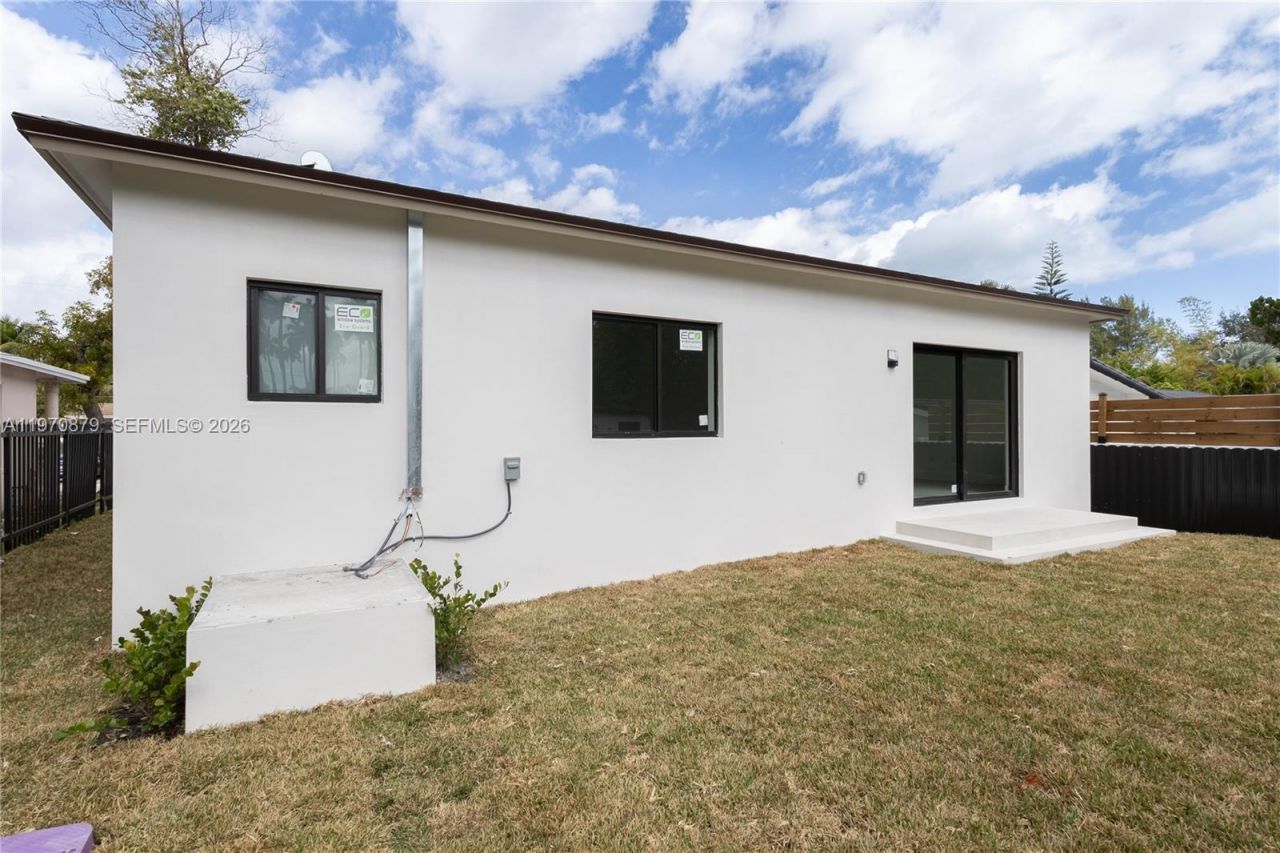 1494 NE 117th St, Miami, FL 33161 Photo