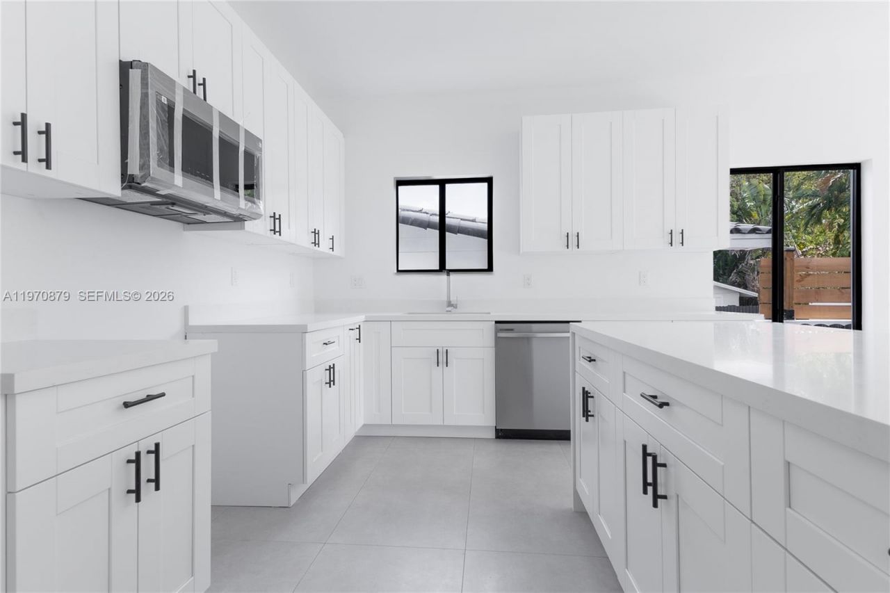 1494 NE 117th St, Miami, FL 33161 Photo