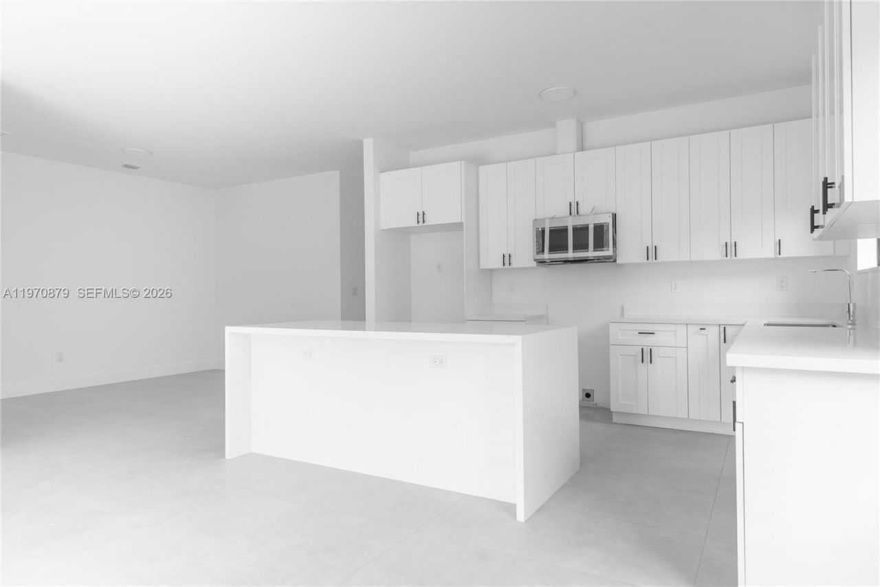 1494 NE 117th St, Miami, FL 33161 Photo