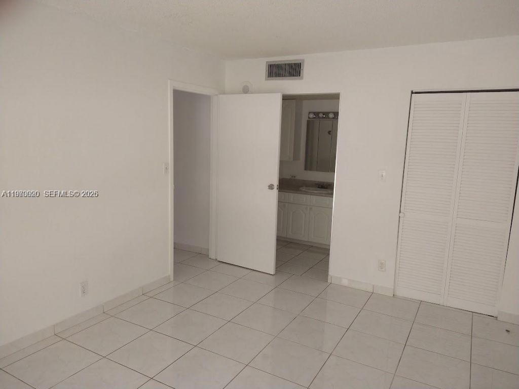 17021 N Bay Rd, Unit 126, Sunny Isles Beach, FL 33160 Photo