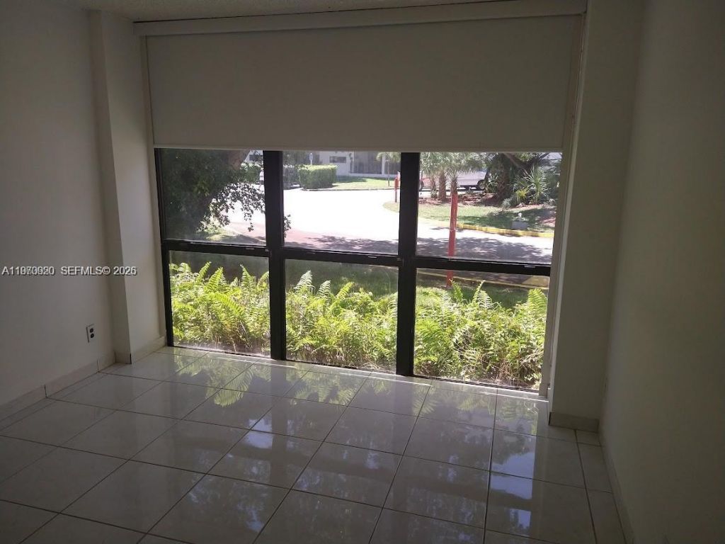 17021 N Bay Rd, Unit 126, Sunny Isles Beach, FL 33160 Photo
