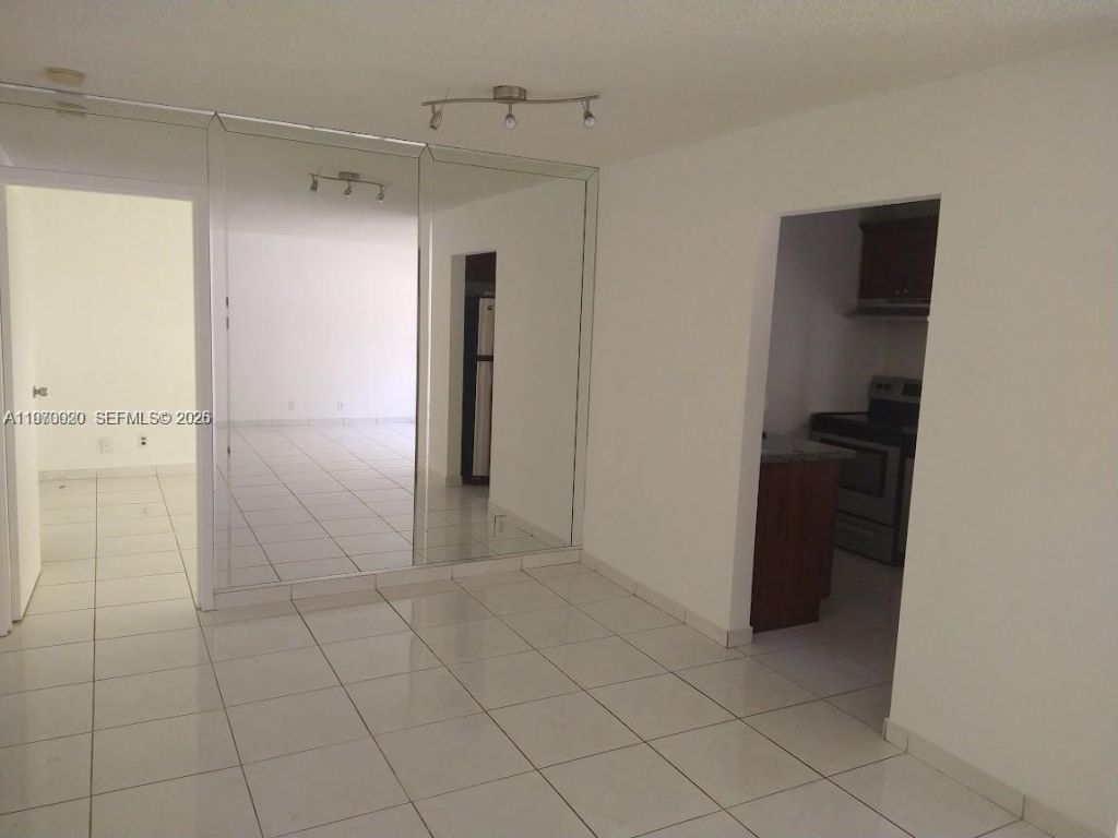 17021 N Bay Rd, Unit 126, Sunny Isles Beach, FL 33160 Photo
