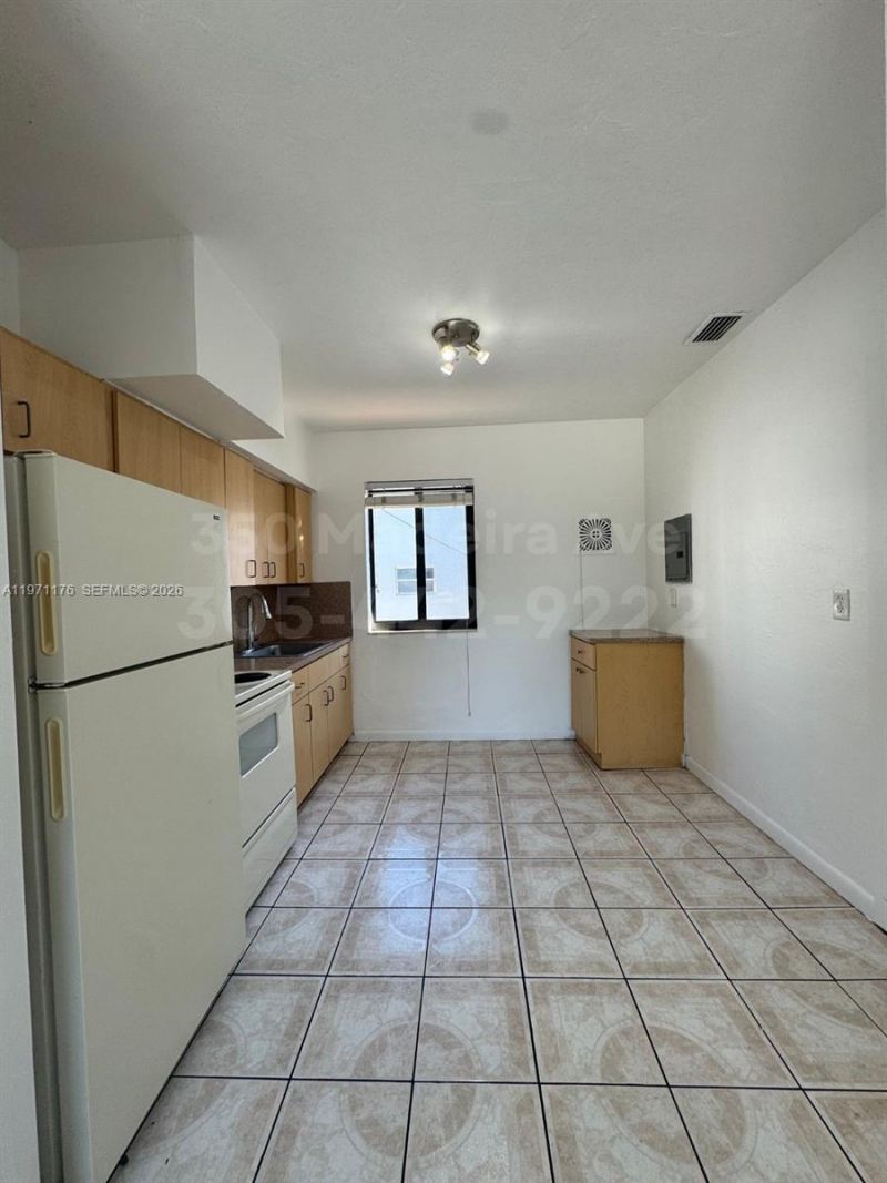 350 Madeira Ave, Unit 4, Coral Gables, FL 33134 Photo