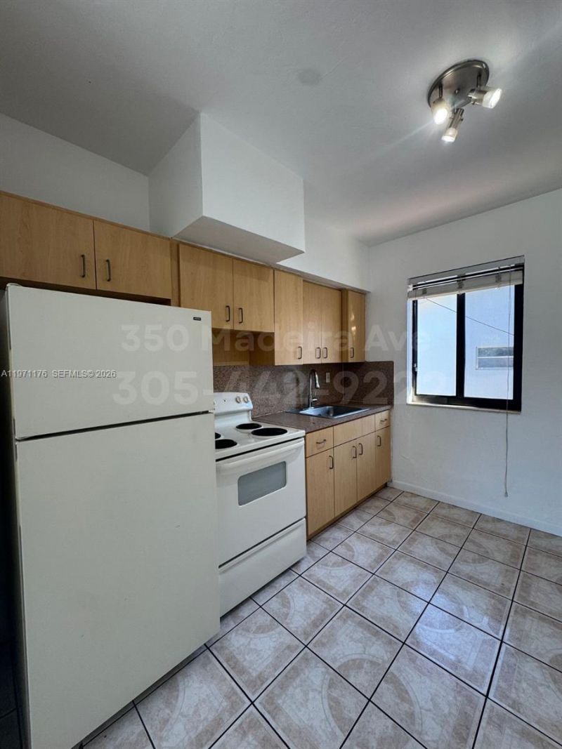 350 Madeira Ave, Unit 4, Coral Gables, FL 33134 Photo