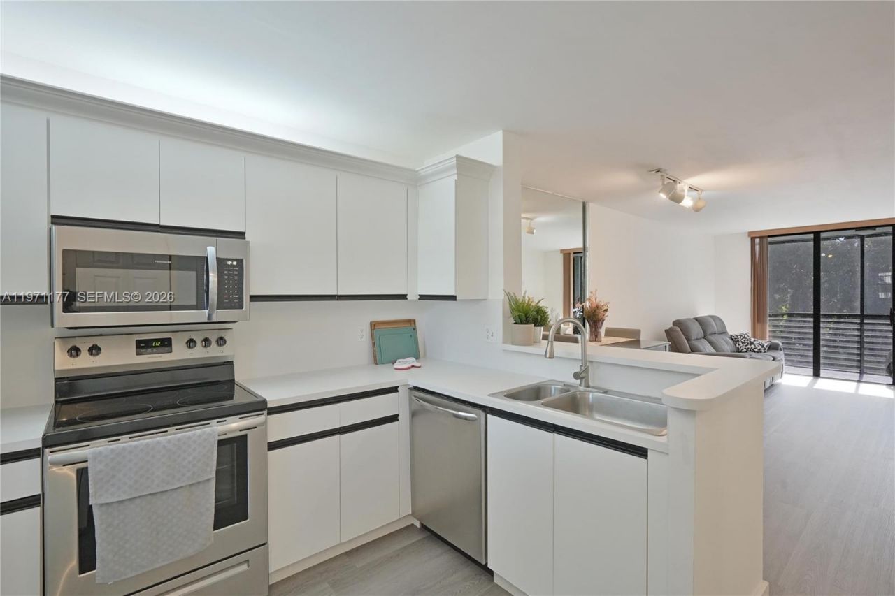 7531 NW 79th Ave , Unit 205, Tamarac, FL 33321 Photo