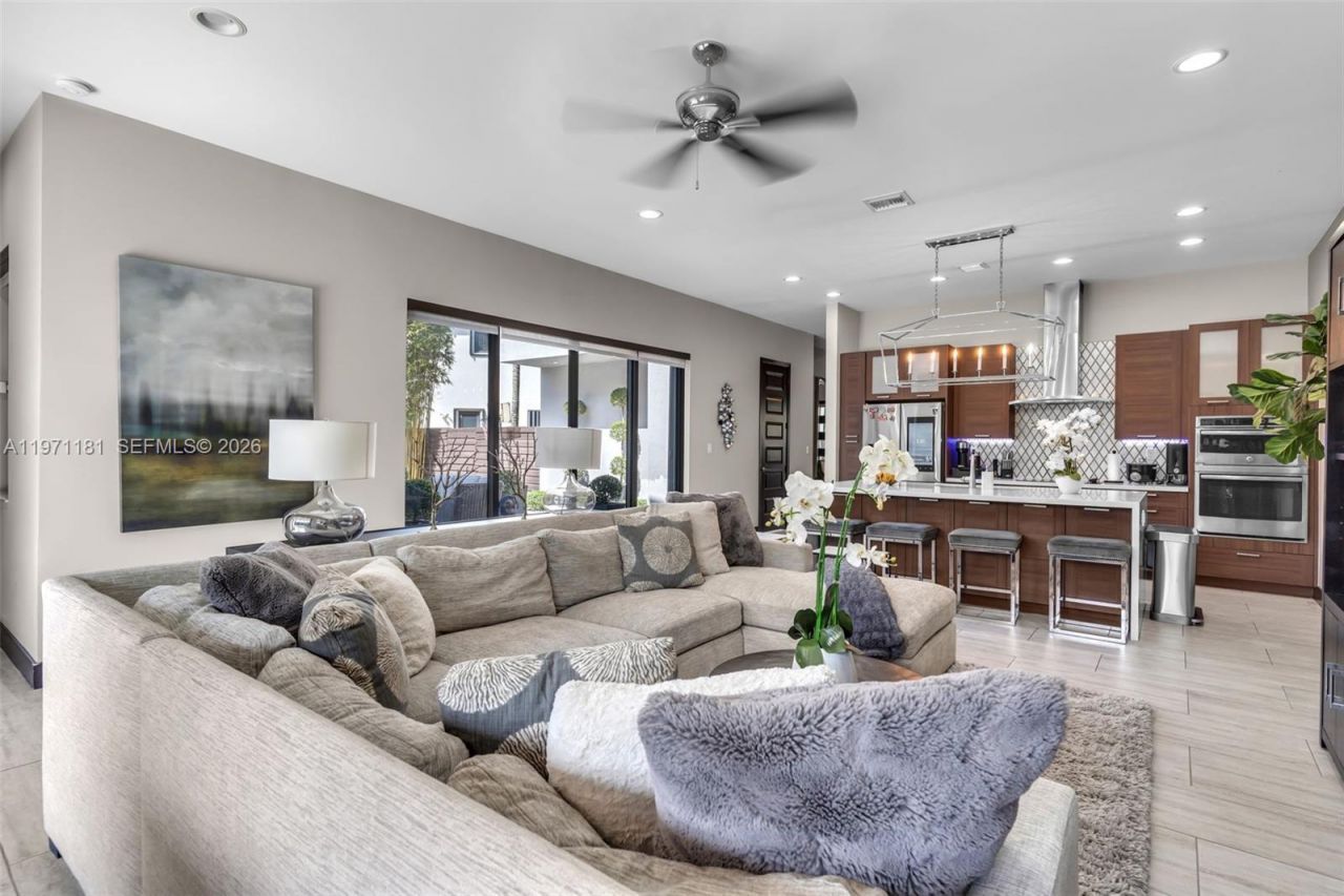 16184 SW 136th Way, Unit 16184, Miami, FL 33196 Photo