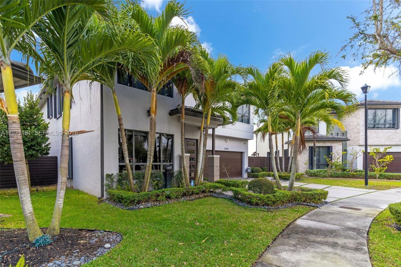16184 SW 136th Way, Unit 16184, Miami, FL 33196 Photo