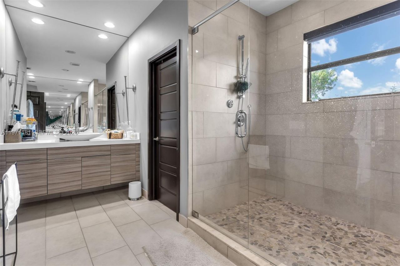 16184 SW 136th Way, Unit 16184, Miami, FL 33196 Photo