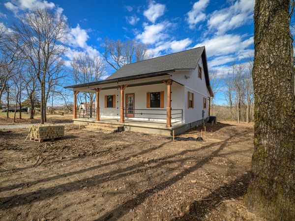 372 County Line Road, Locust Grove, AR 72550