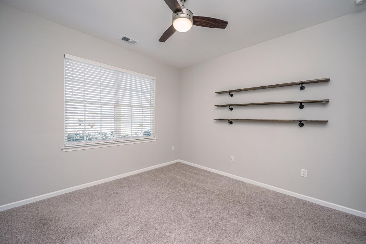 120 Lakelyn Road Photo 19