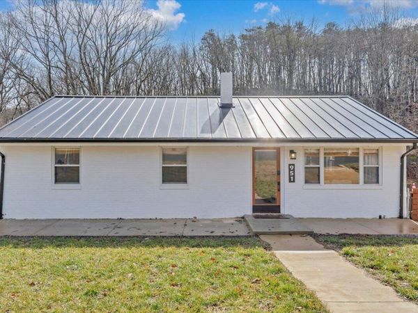 951 Hartsook BLVD SE, Roanoke, VA 24014