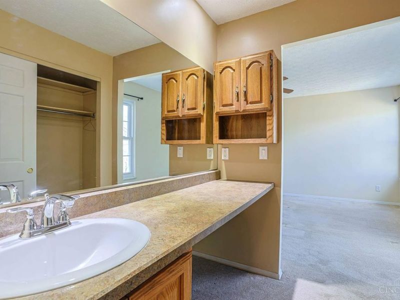 3670 Centurion Drive, Cincinnati, OH 45211 Photo 28