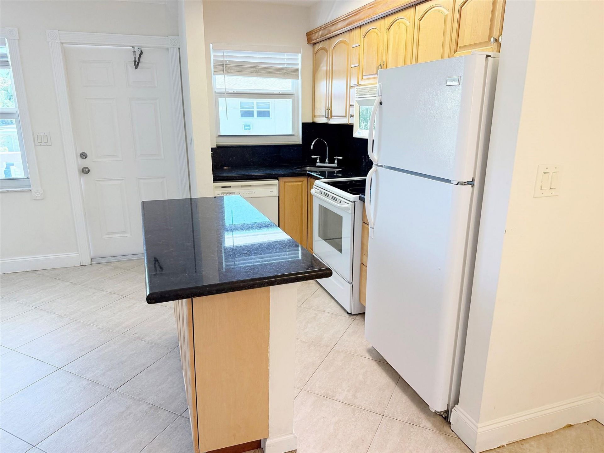 3216 NE 13th Street, Unit 8, Pompano Beach, FL 33062 Photo