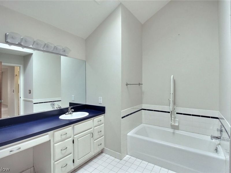 25818 Fairmount Boulevard, Beachwood, OH 44122 Photo 8