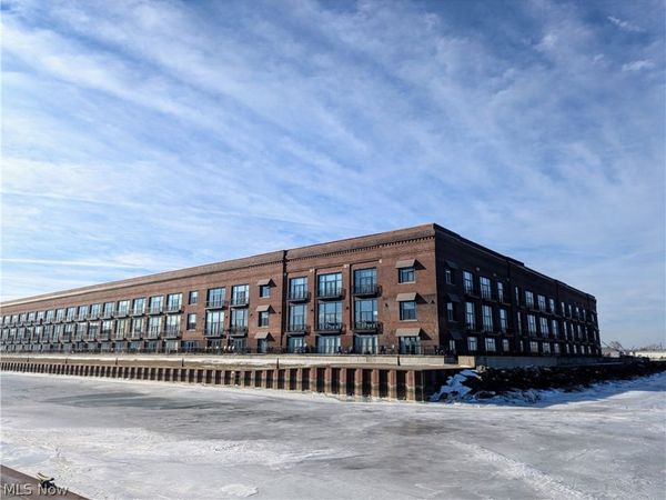 401 W SHORELINE Drive, Unit 206, Sandusky, OH 44870