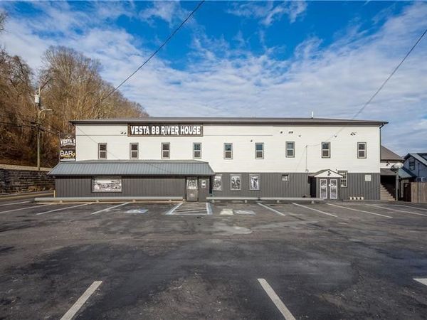 564 Front St, Fredericktown, PA 15333