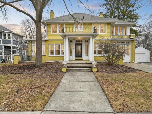 210 W Indiana Avenue, Perrysburg, OH 43551