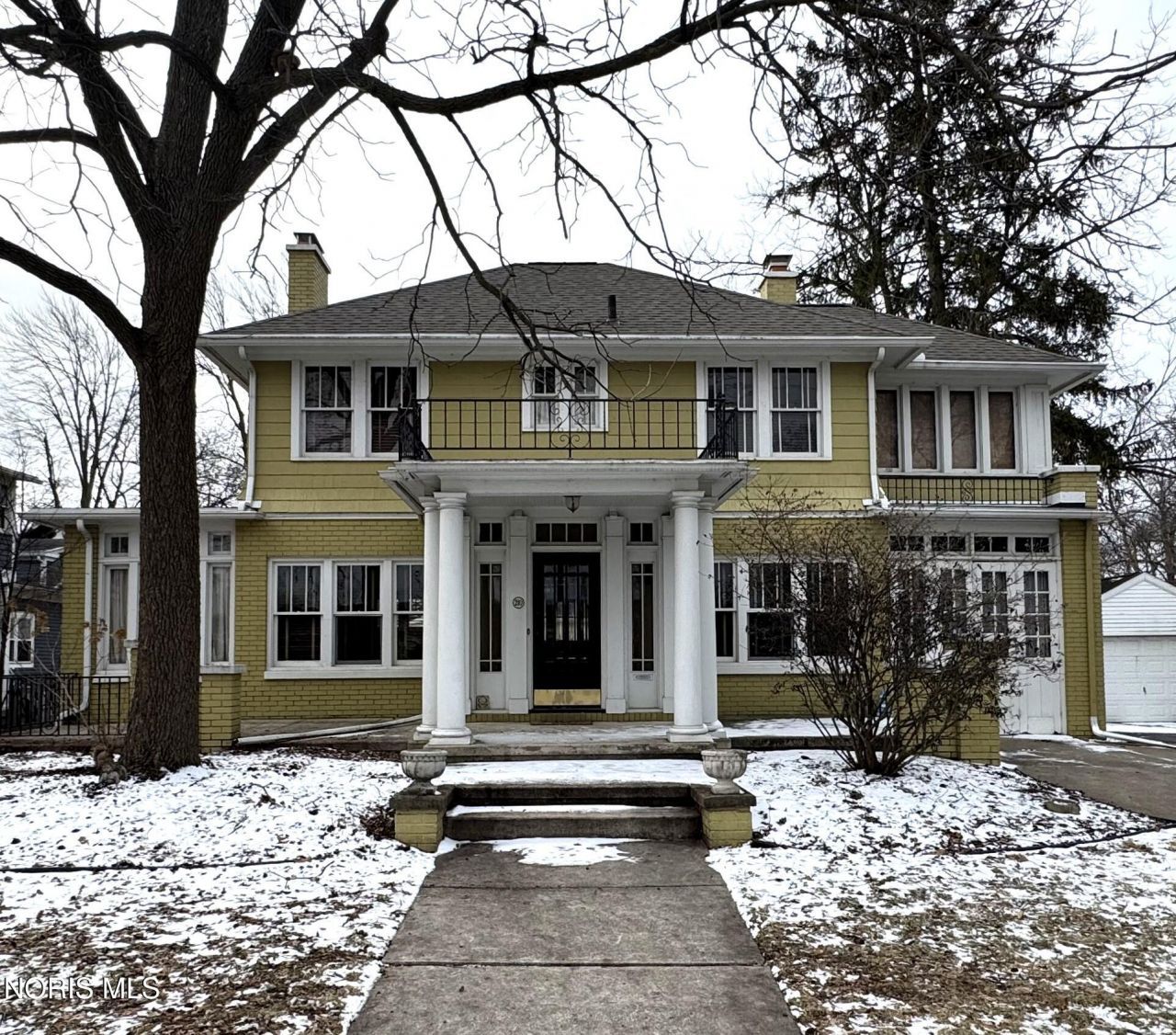 210 W Indiana Avenue, Perrysburg, OH 43551 Main Photo