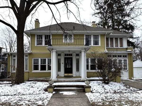 210 W Indiana Avenue, Perrysburg, OH 43551