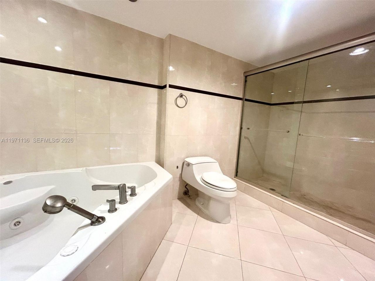 3400 NE 192nd St , Unit 1607, Aventura, FL 33180 Photo