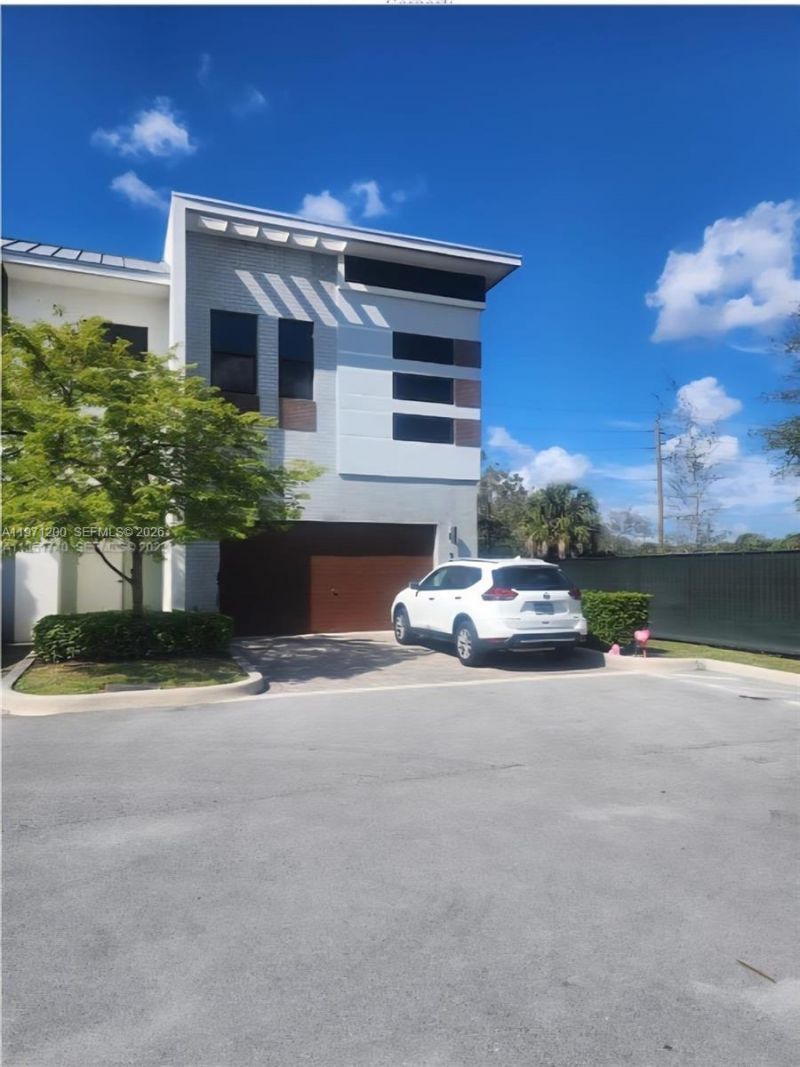 929 NW 45th Ter, Unit 929, Plantation, FL 33317 Photo