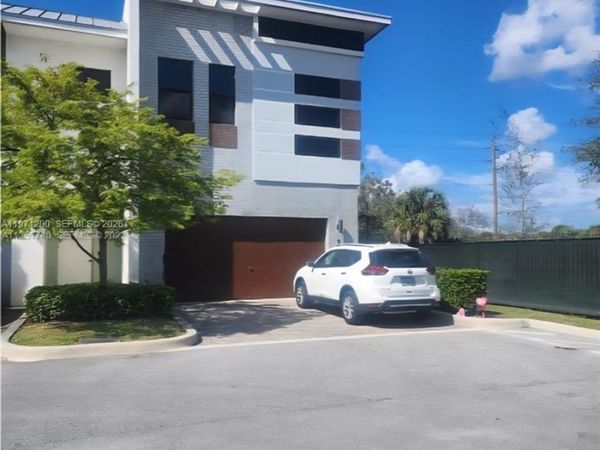 929 NW 45th Ter, Unit 929, Plantation, FL 33317