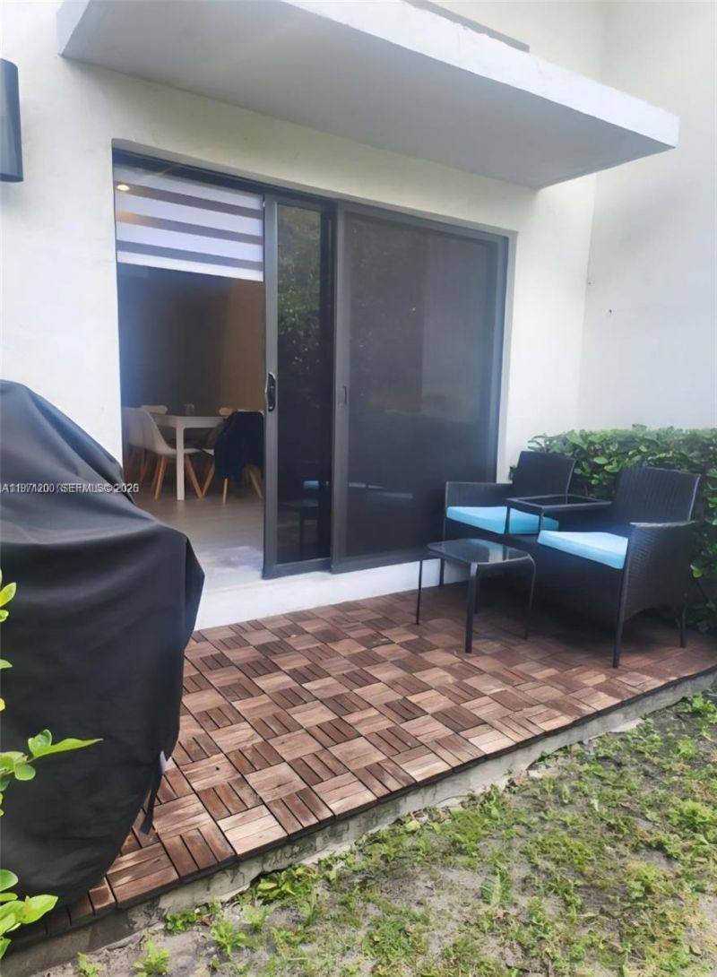 929 NW 45th Ter, Unit 929, Plantation, FL 33317 Photo