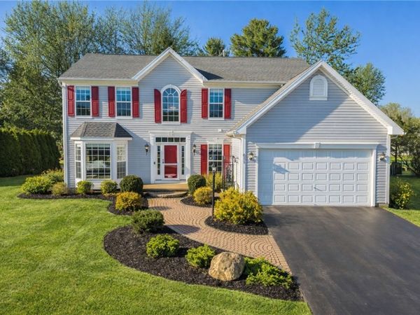 611 Maris Run, Webster, NY 14580