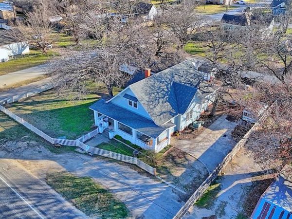 403 W Franklin Street, Alvord, TX 76225