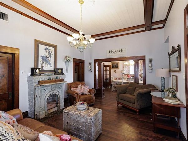 403 W Franklin Street, Alvord, TX 76225