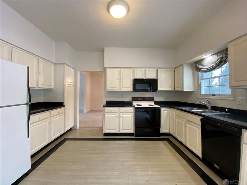 6939 Crossbrook Drive, Dayton, OH 45459 Photo 10