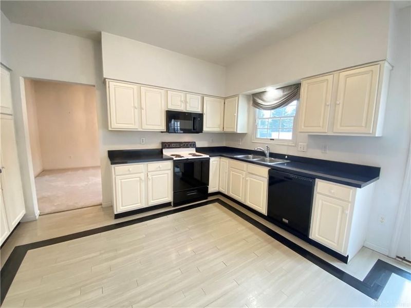 6939 Crossbrook Drive, Dayton, OH 45459 Photo 11