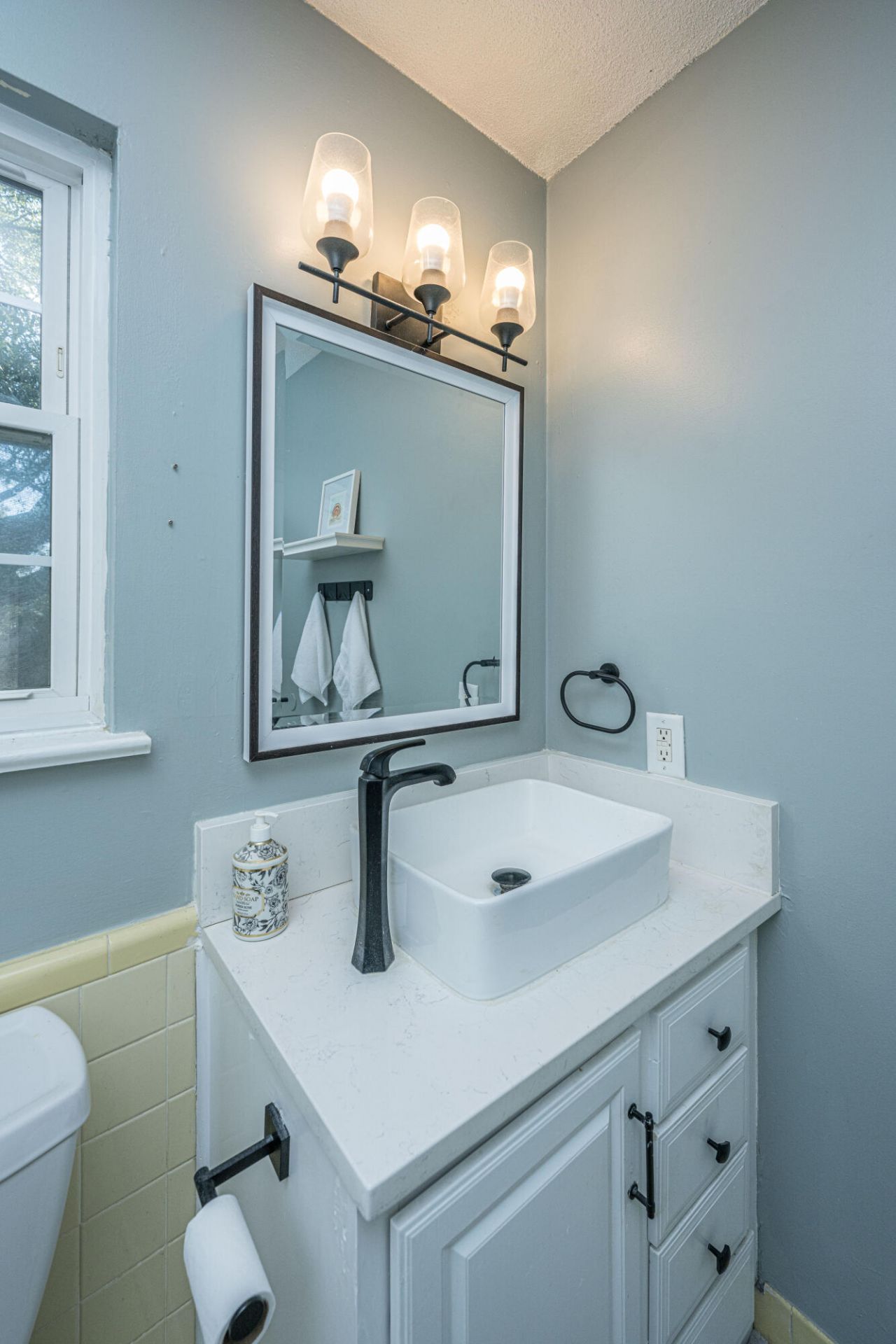 650 Cornell Street Photo 14