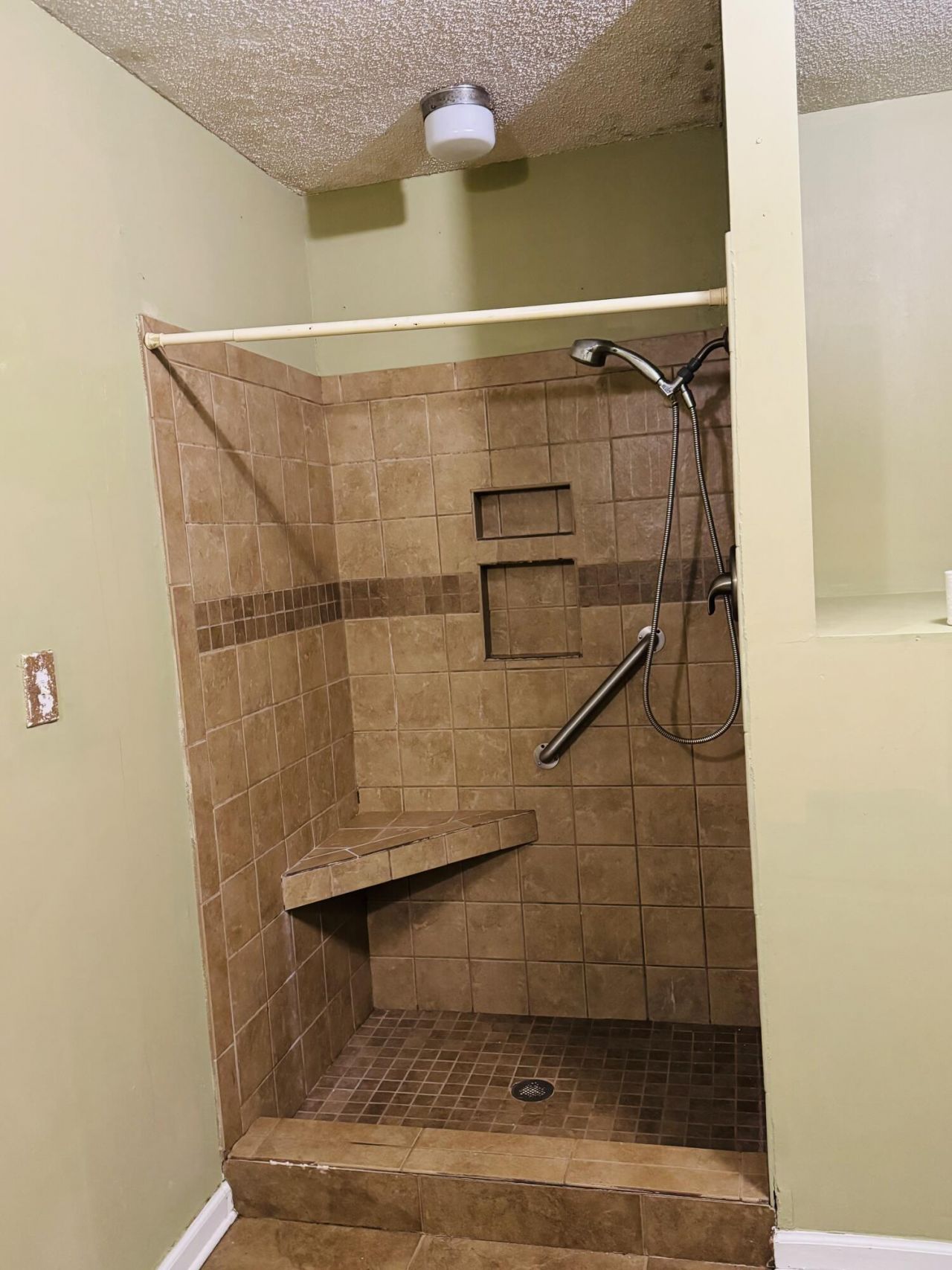 100 Newell Street Photo 6