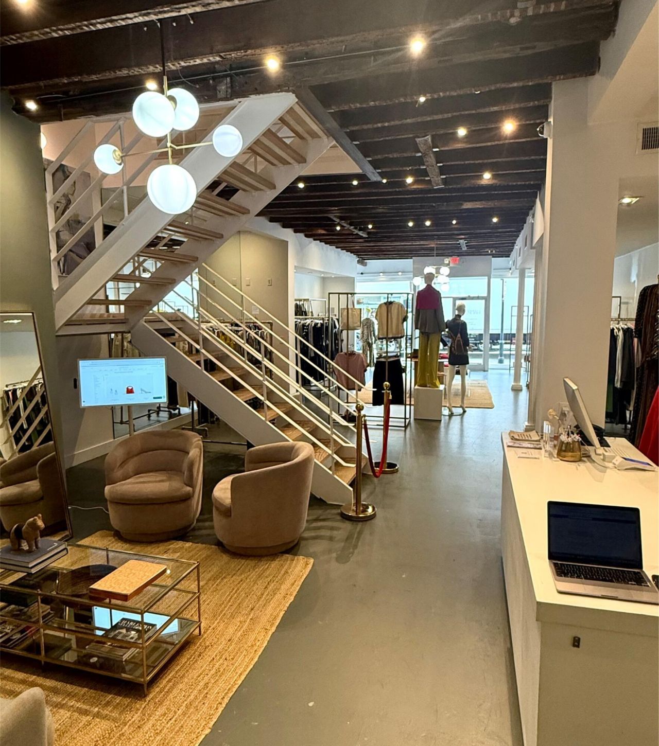 312 King Street Photo 7