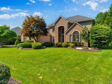 6324 Wildwood Lane, West Bloomfield Twp, MI 48324