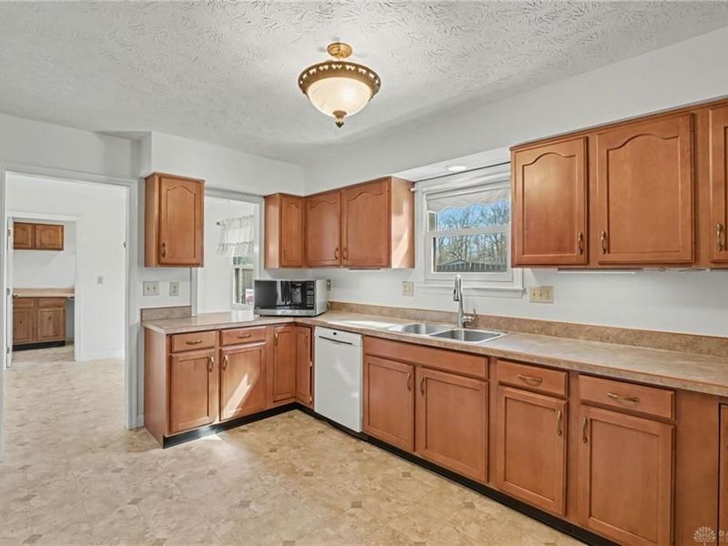 7580 Turtle Creek Drive, Dayton, OH 45414 Photo 18