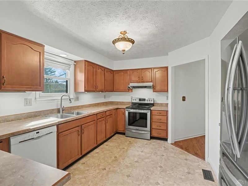 7580 Turtle Creek Drive, Dayton, OH 45414 Photo 19