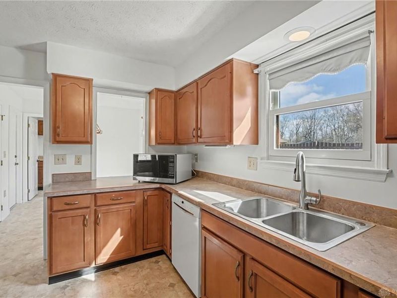 7580 Turtle Creek Drive, Dayton, OH 45414 Photo 21